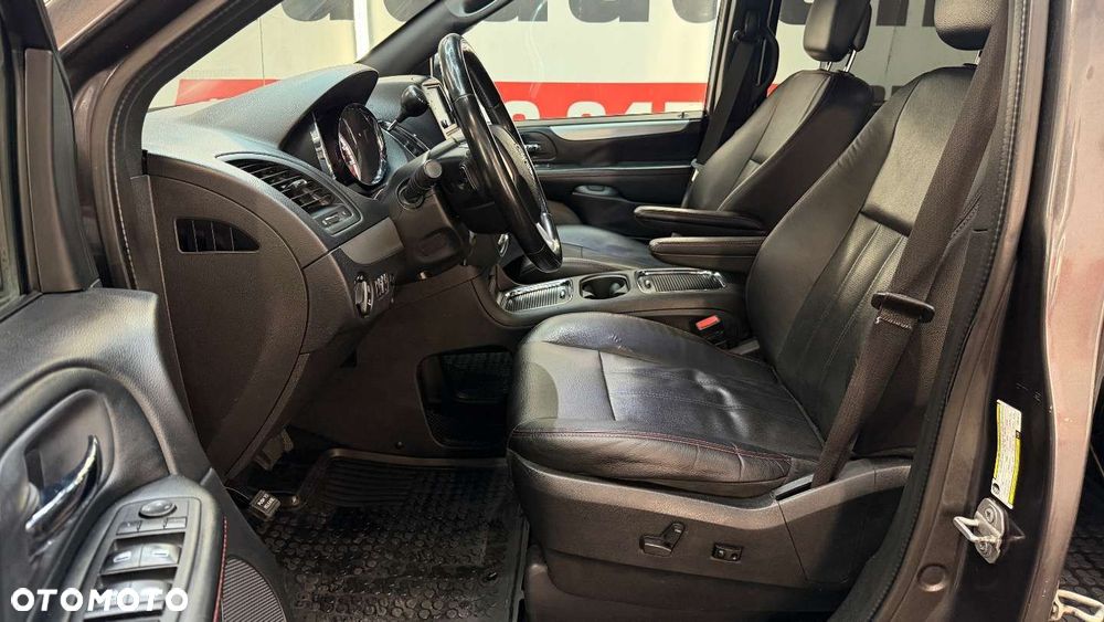 Dodge Grand Caravan - 22
