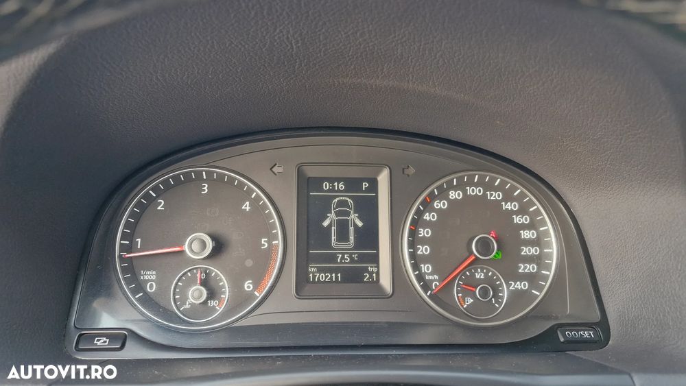 Volkswagen Touran 2.0 TDI DPF BlueMotion Technology DSG Life - 11