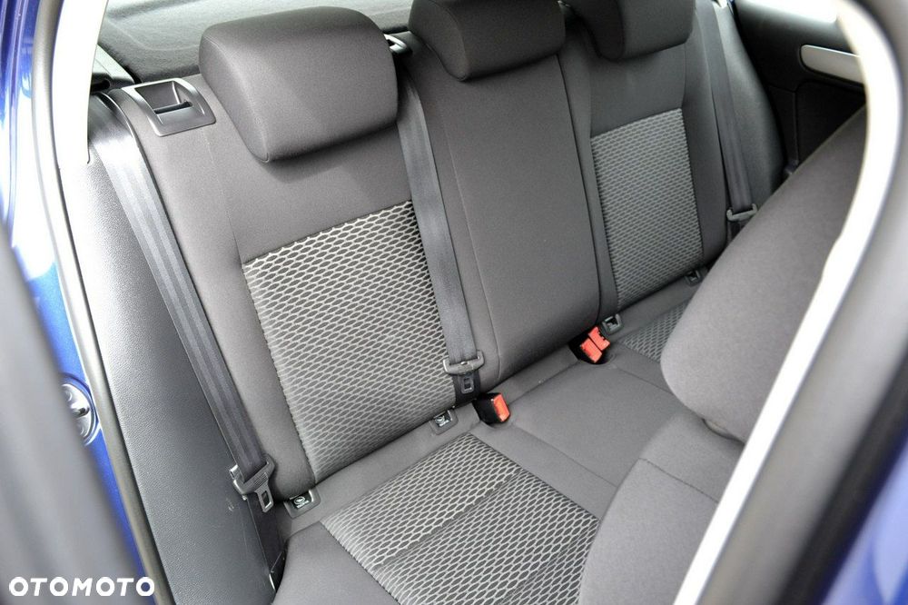 Volkswagen Golf 1.4 Style - 32