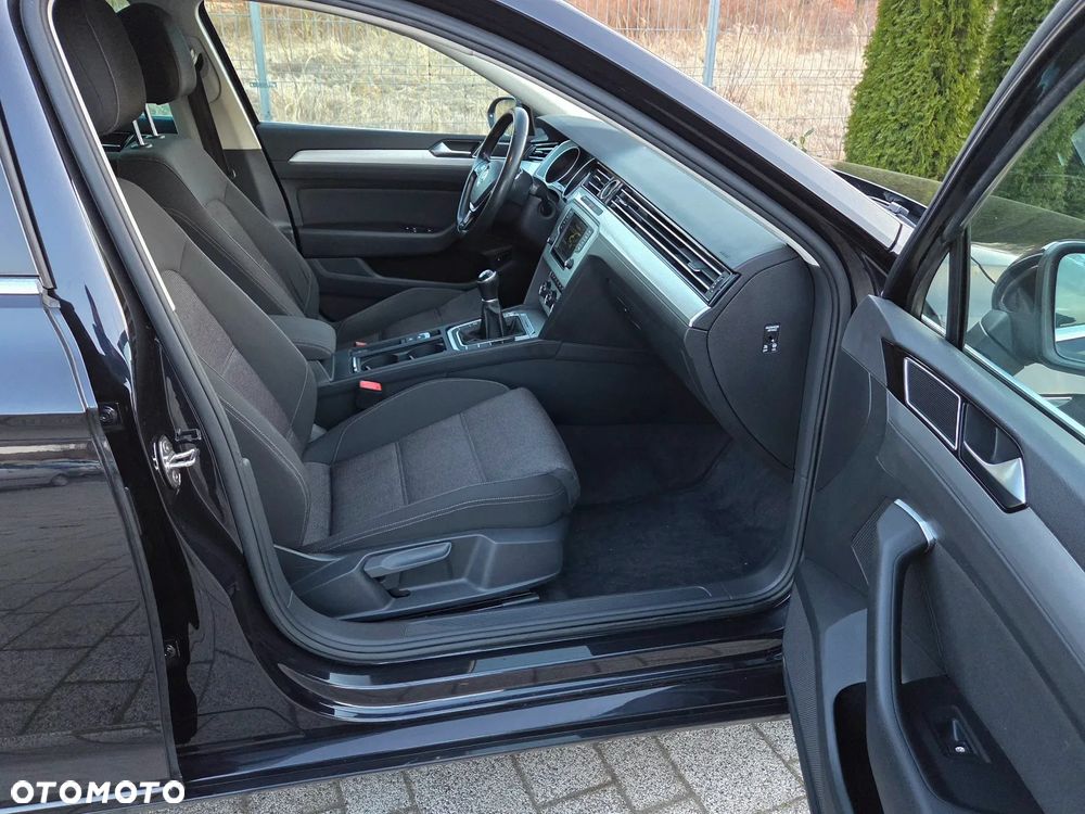 Volkswagen Passat 2.0 TDI SCR (BlueMotion Technology) 4Motion Comfortline - 17