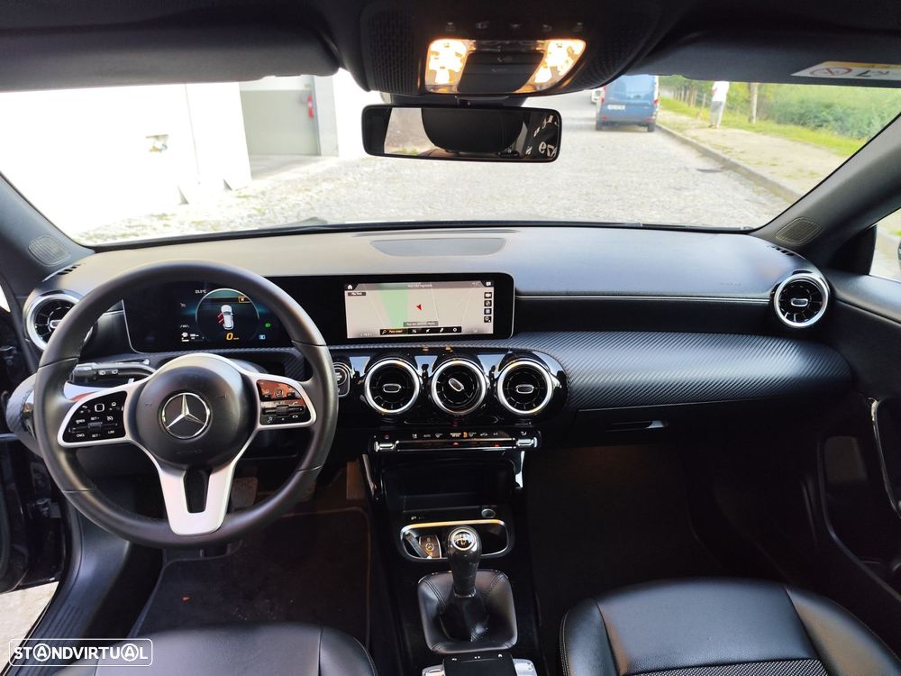 Mercedes-Benz CLA 180 - 4