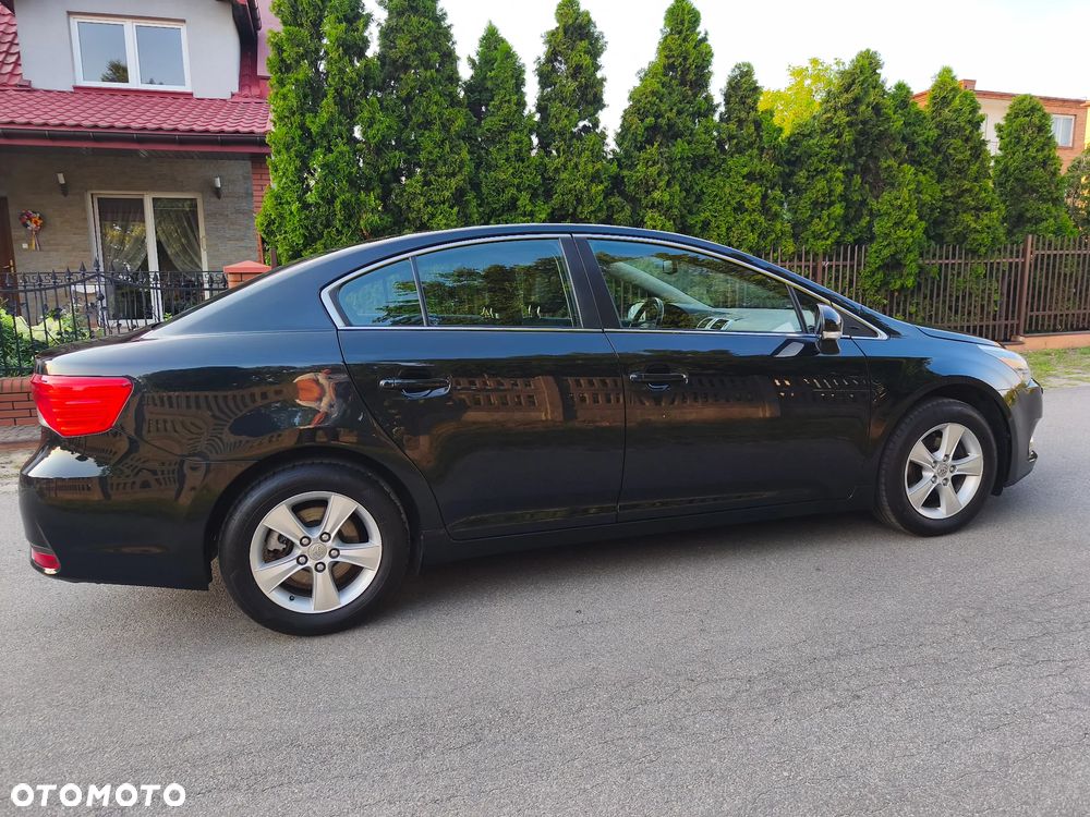 Toyota Avensis 1.8 Business Edition - 8