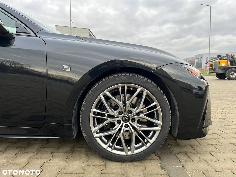 Lexus IS - 18