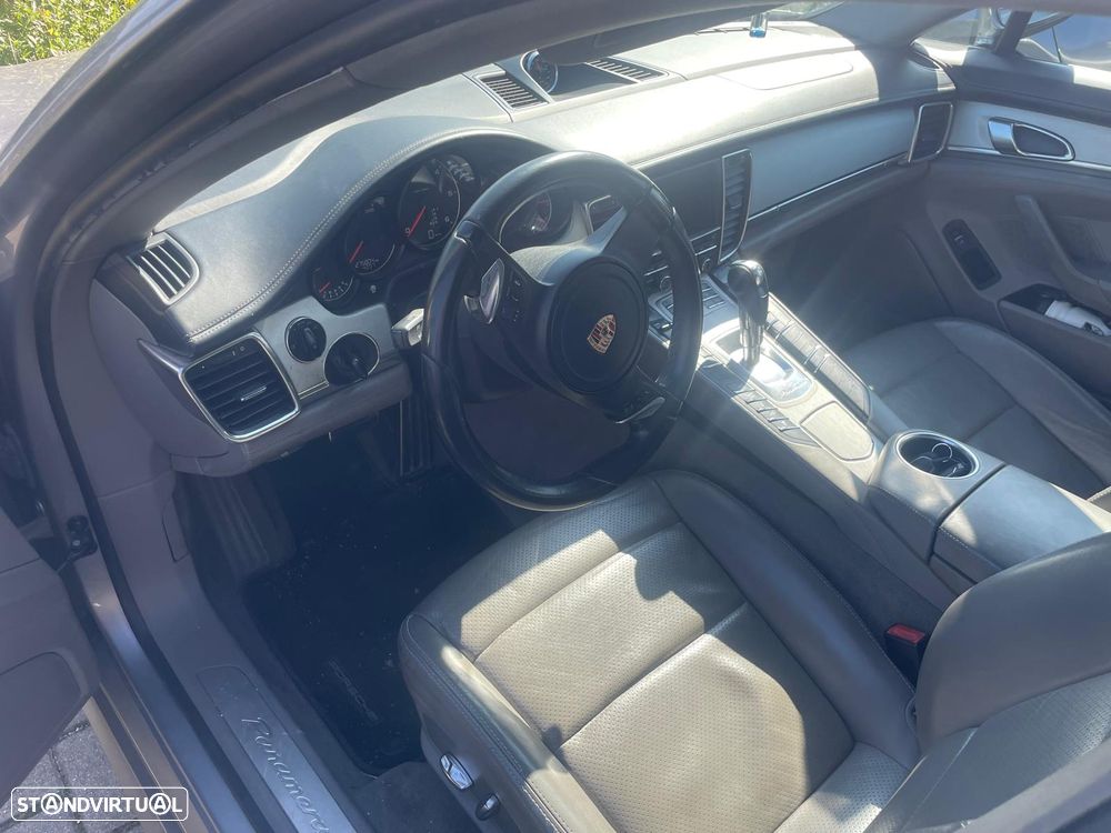 Porsche Panamera 3.0 V6 - 4