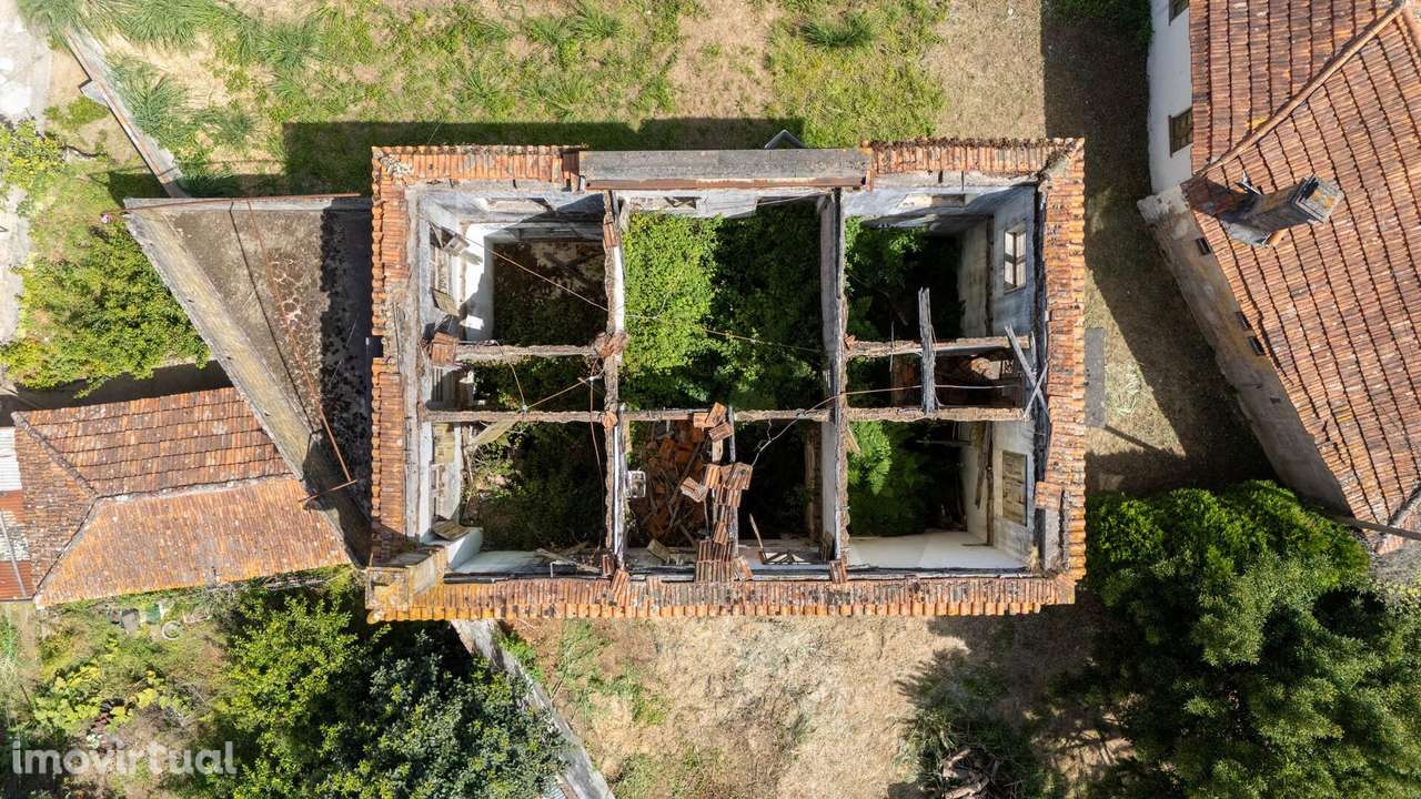 Moradia Isolada Para Recuperar (Espinho) - Jardim 1240 m2 - Grande imagem: 3/12