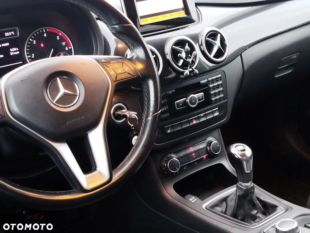 Mercedes-Benz Klasa B 180 CDI (BlueEFFICIENCY) - 34