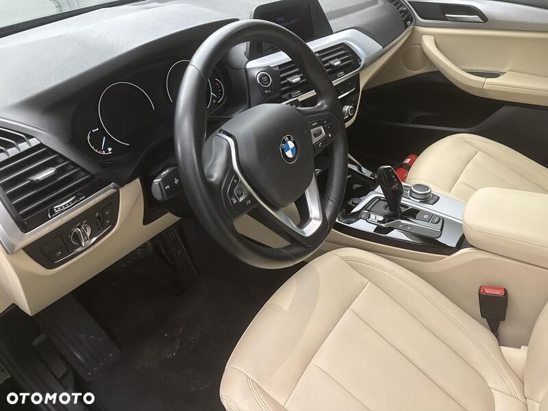 BMW X3 xDrive20d - 10