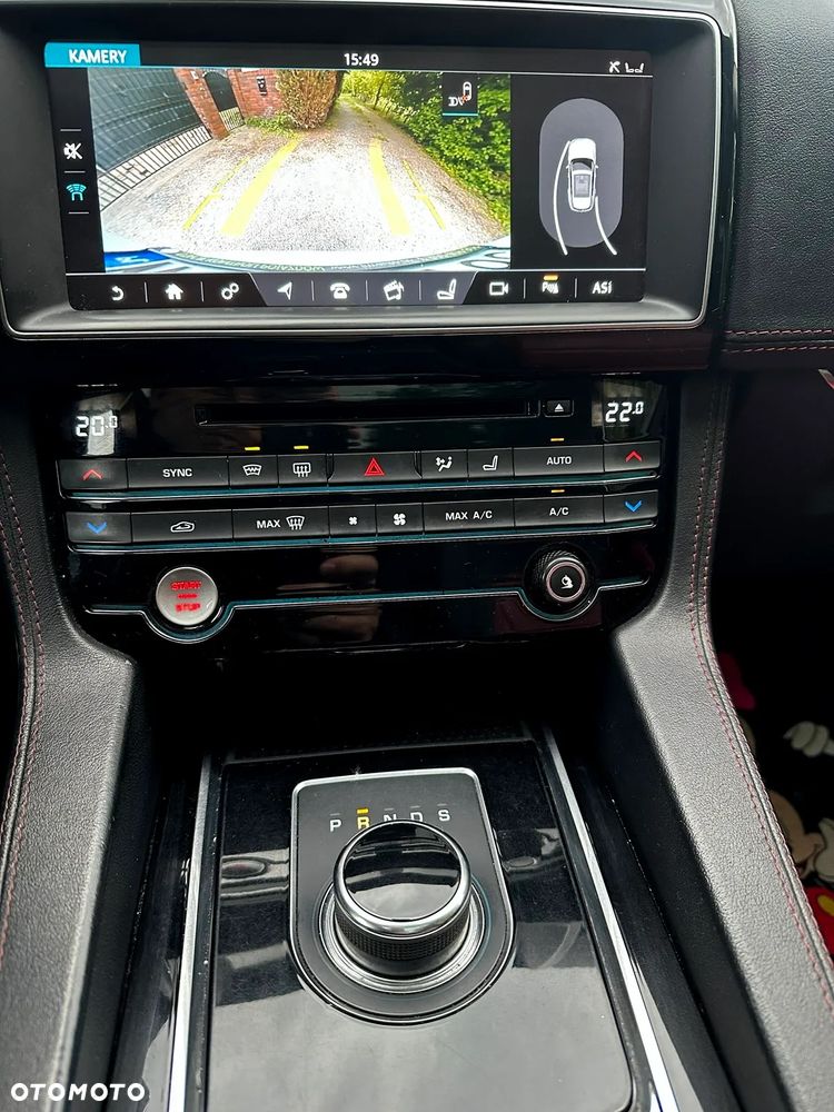 Jaguar F-Pace 2.0 i4D AWD R-Sport - 22