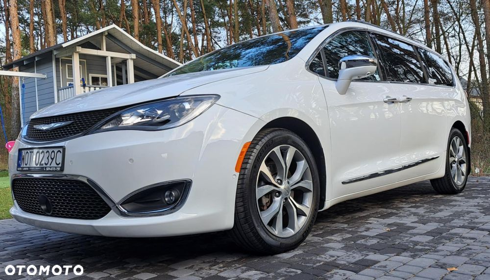 Chrysler Pacifica - 3