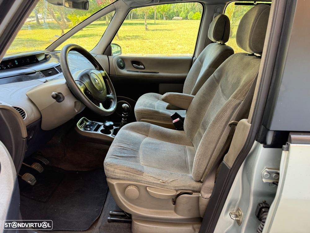 Renault Espace 2.2 dCi Authentique - 10