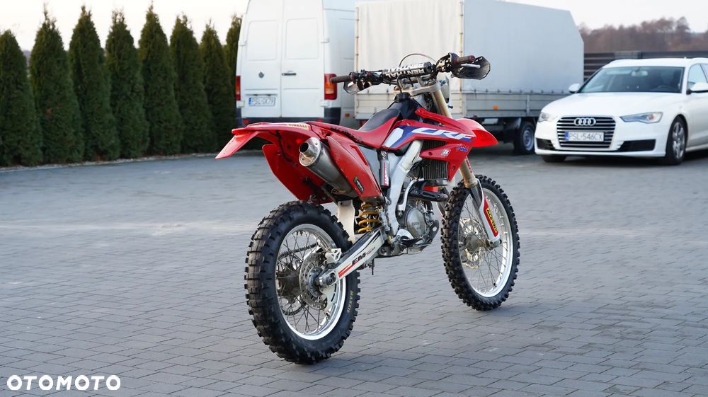 Honda CRF - 9