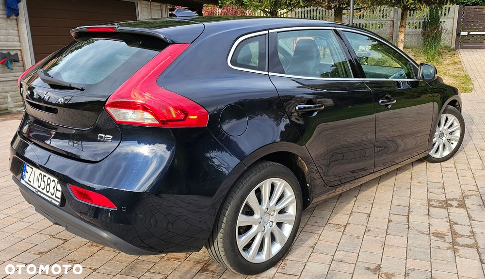 Volvo V40 2016 photo 2