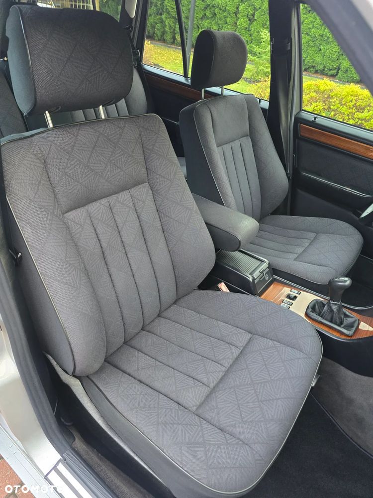 Mercedes-Benz W124 (1984-1993) - 35