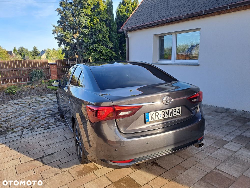 Toyota Avensis 1.8 Premium - 5