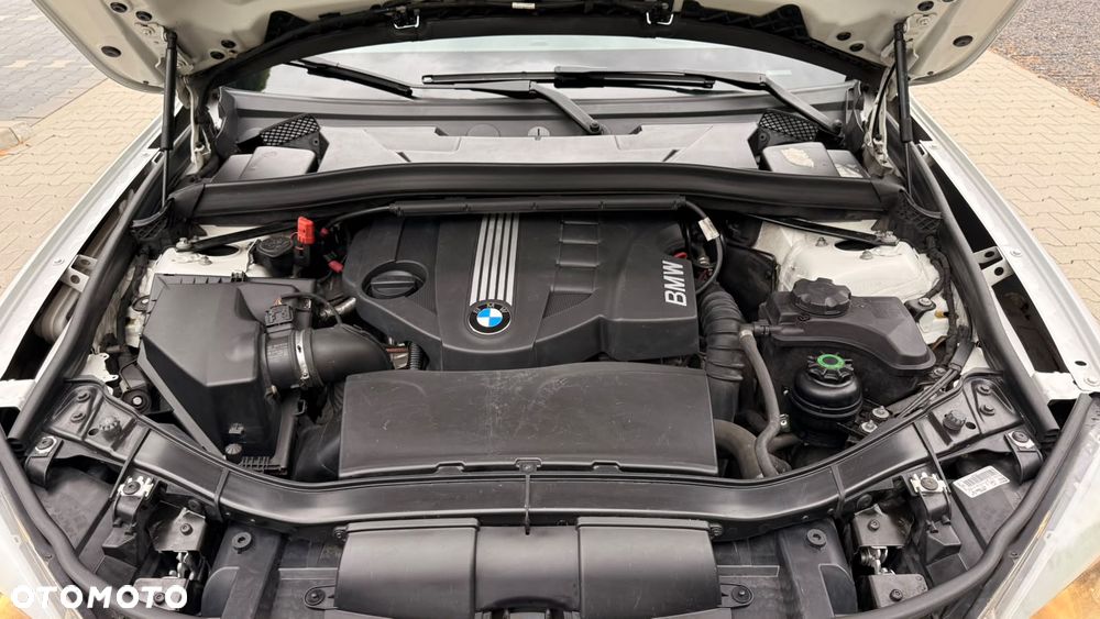 BMW X1 sDrive18d - 38