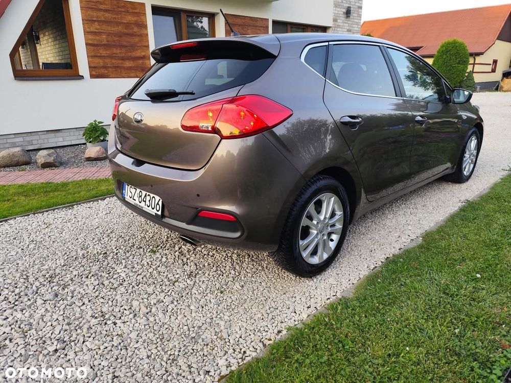 Kia Ceed - 8