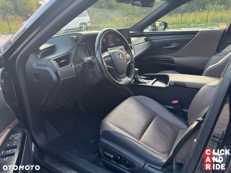 Lexus ES 300h Business Edition + - 16