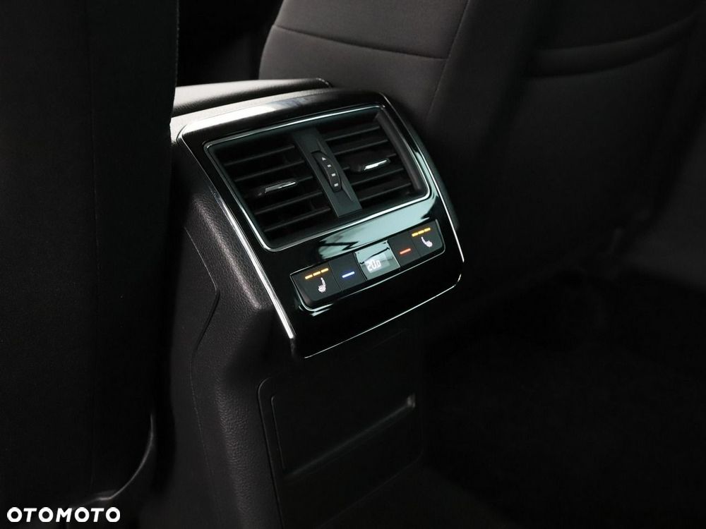 Skoda Superb 2.0 TDI DSG Ambition - 39
