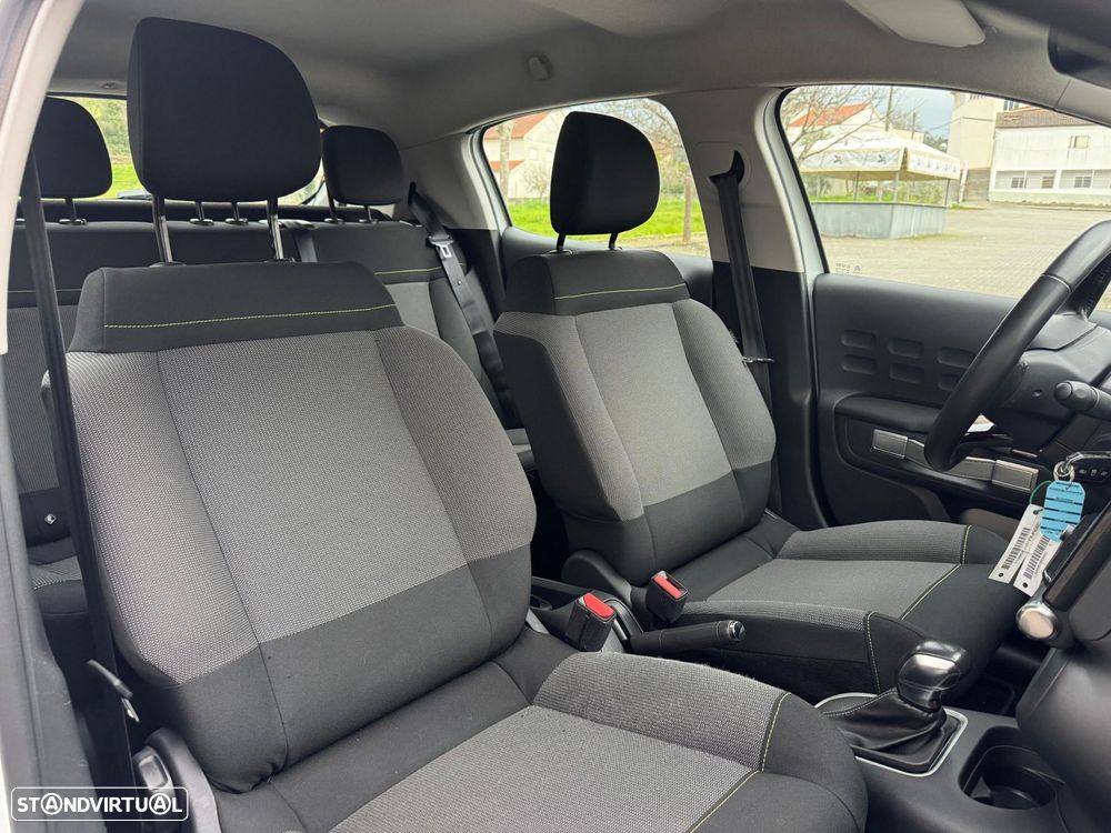 Citroën C3 1.2 PureTech Shine EAT6 - 27