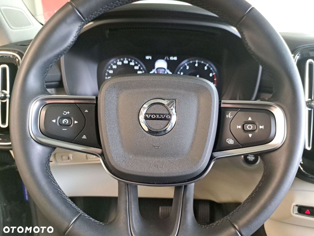 Volvo XC 40 - 22