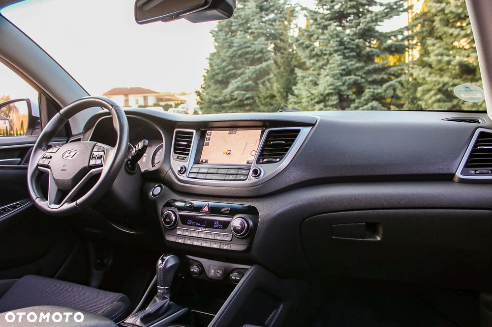 Hyundai Tucson 2.0 CRDI 4WD Automatik Premium - 32