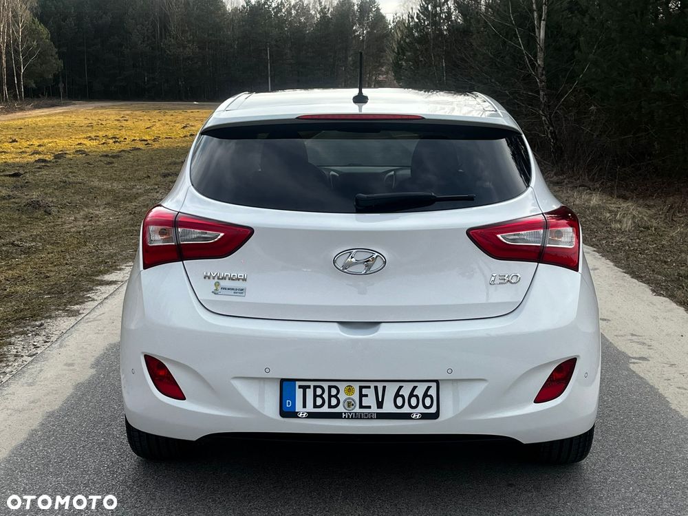 Hyundai i30 1.6 CRDi Fifa World Cup Edition - 14