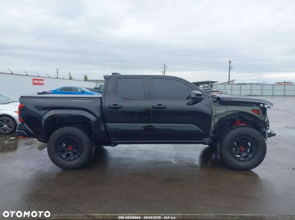 Toyota Tacoma - 7