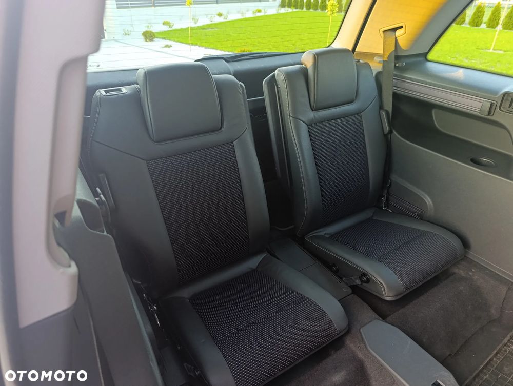 Opel Zafira OPC - 12