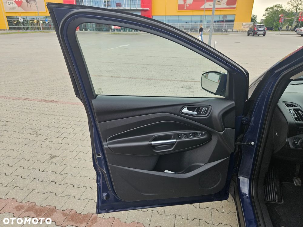 Ford Kuga - 10