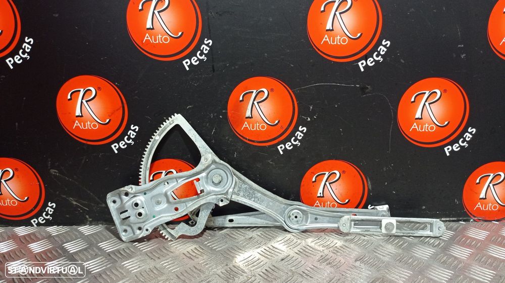 Elevador Frente Dto Mercedes-Benz E-Class (W210) - 1