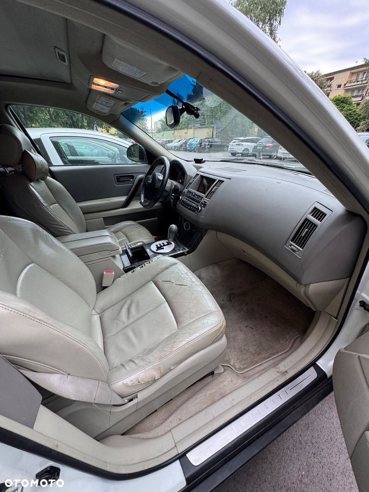 Infiniti FX - 17