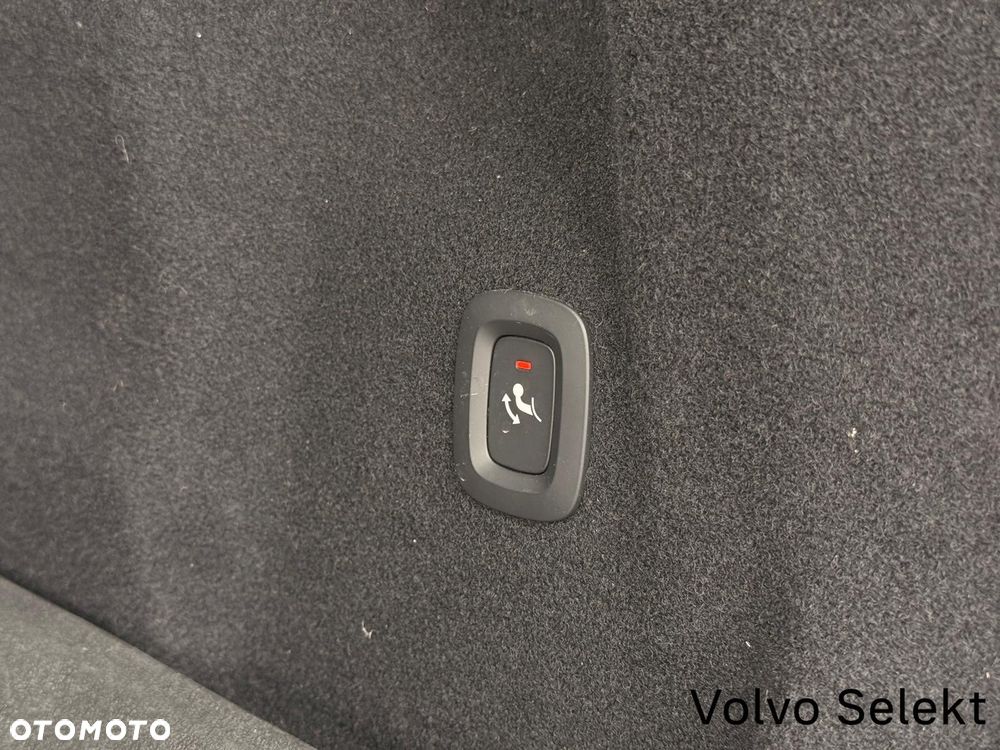 Volvo XC 60 T8 Plug-In Hybrid AWD Ultra Bright - 26