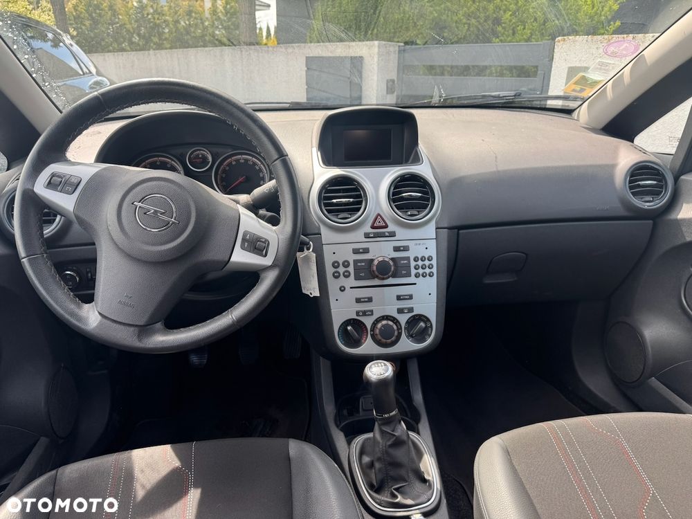 Opel Corsa 1.4 16V 150 Jahre - 8