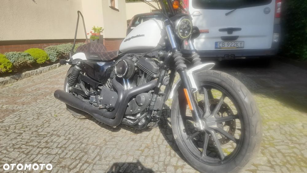 Harley-Davidson Sportster Custom 1200C - 3