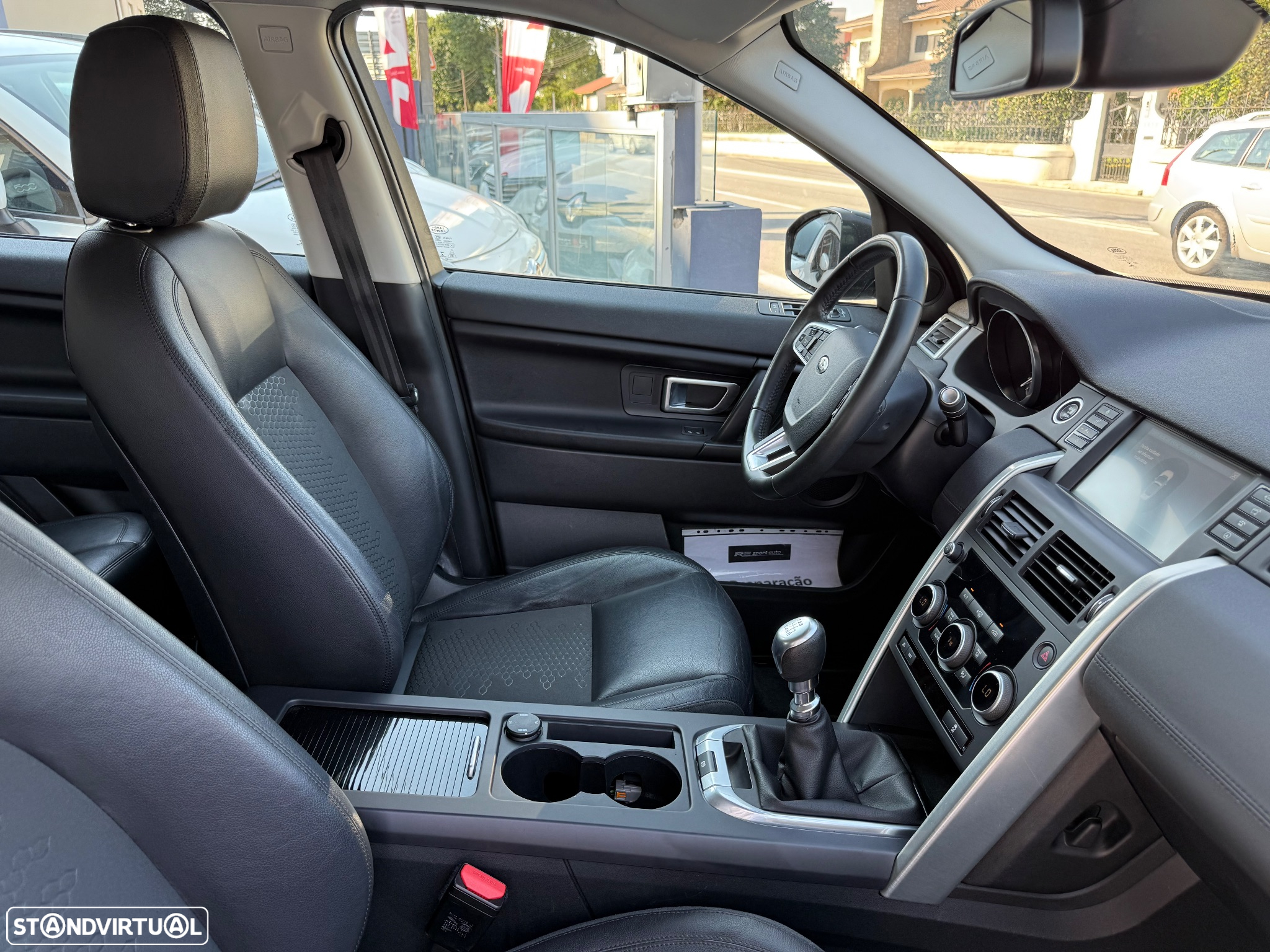 Land Rover Discovery Sport 2.0 eD4 HSE Luxury - 55
