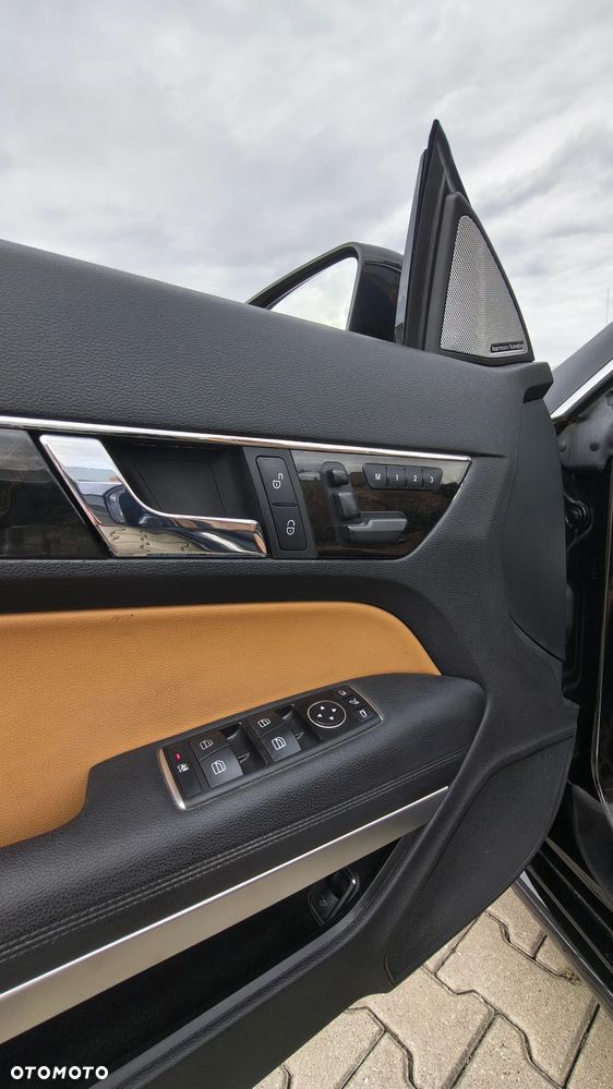 Mercedes-Benz Klasa E 350 Avantgarde Sport Edition AMG - 28