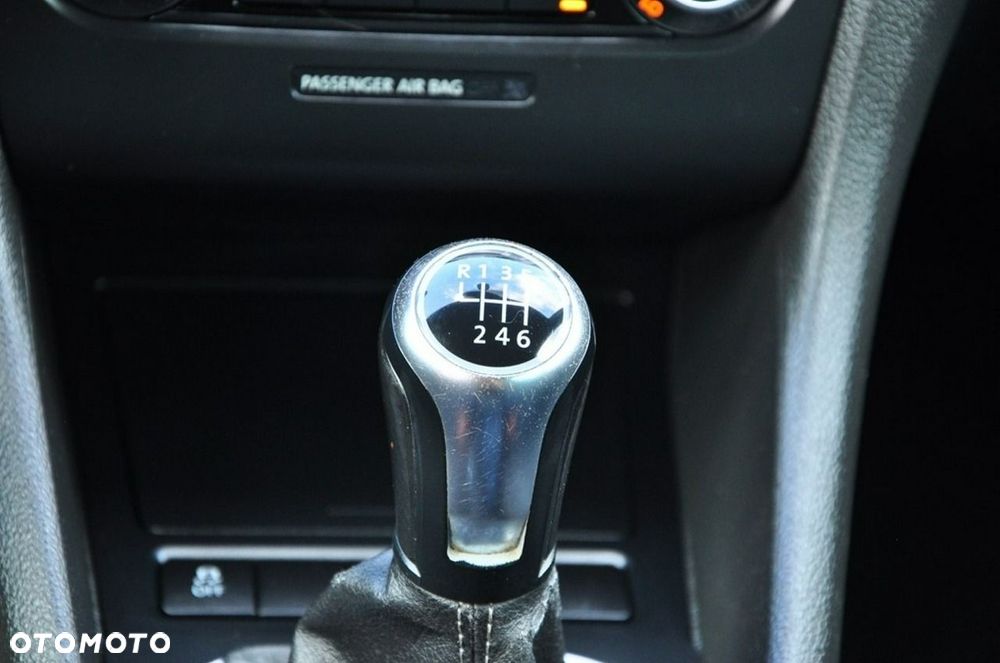 Volkswagen Golf - 33