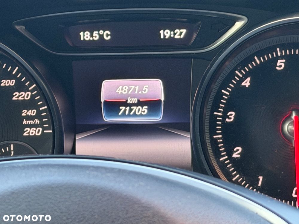 Mercedes-Benz CLA 180 UrbanStyle Edition - 9
