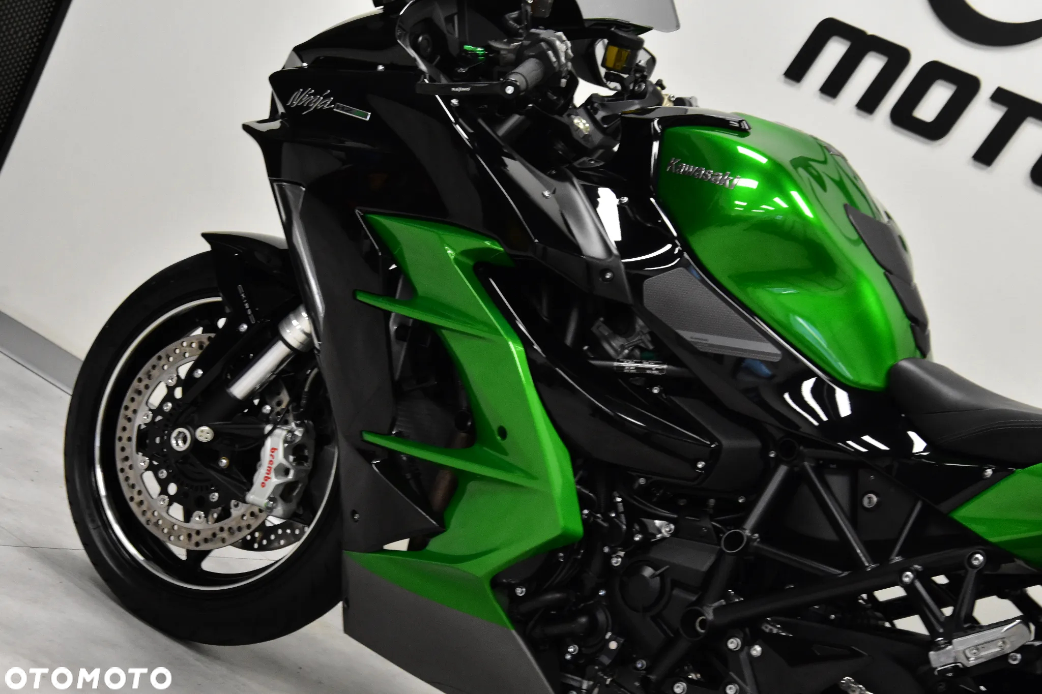 Kawasaki Ninja H2 SX - 16