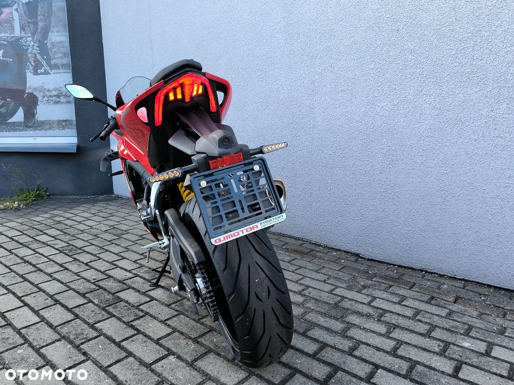 QJMOTOR SRK 800RR - 16