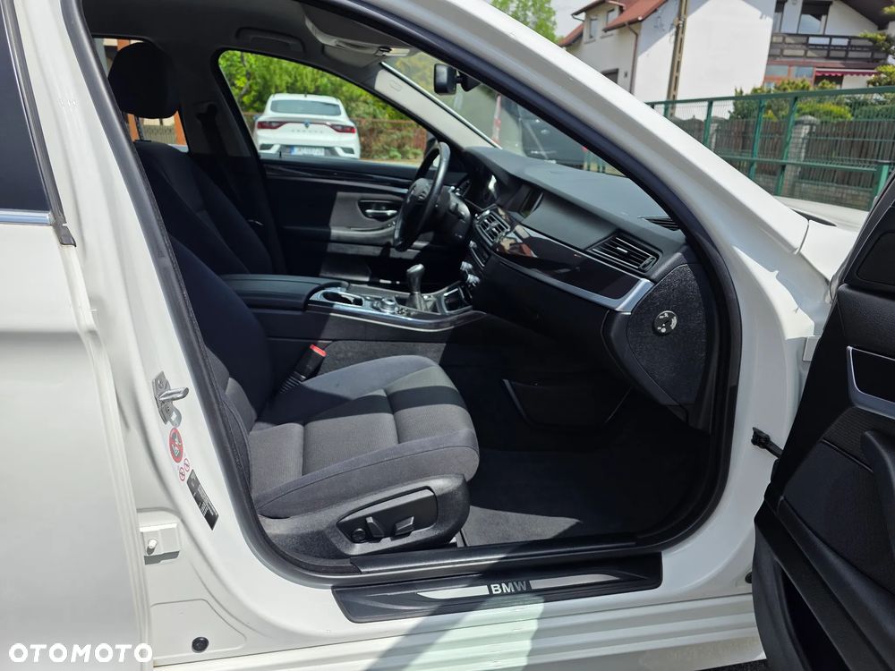 BMW Seria 5 520d - 6