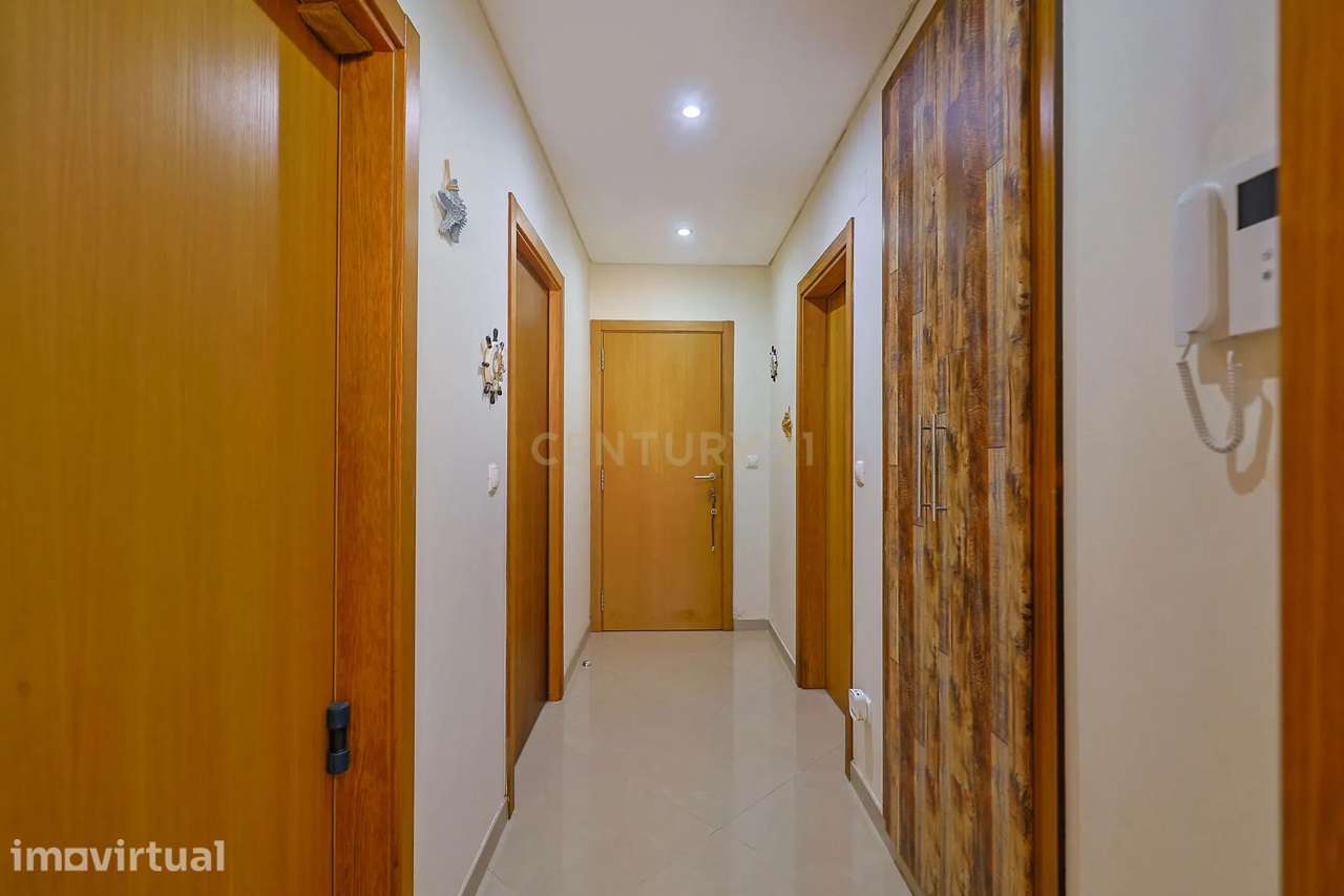 Moradia T3 com garagem e espaços exteriores nos Foros de Amora, Seixal - Grande imagem: 5/37