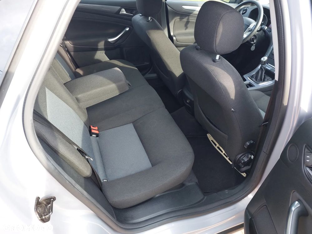 Ford Mondeo - 17