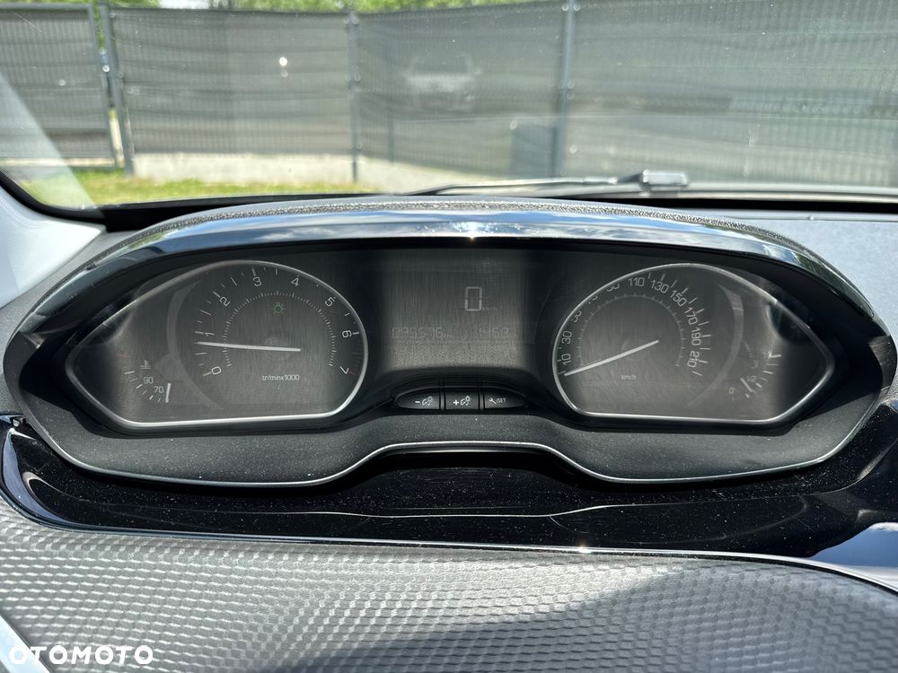 Peugeot 208 PureTech 82 Allure - 16