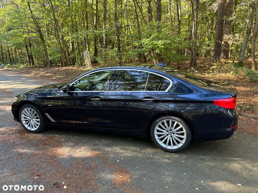 BMW Seria 5 520d xDrive Luxury Line sport - 9