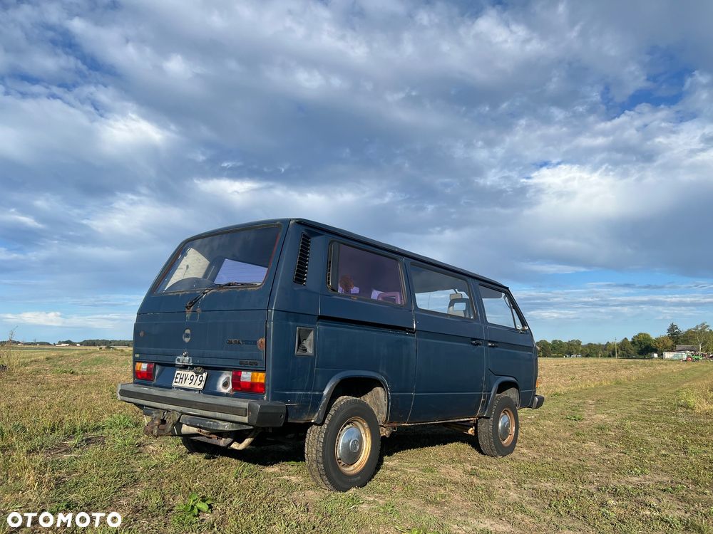 Volkswagen Caravelle - 8