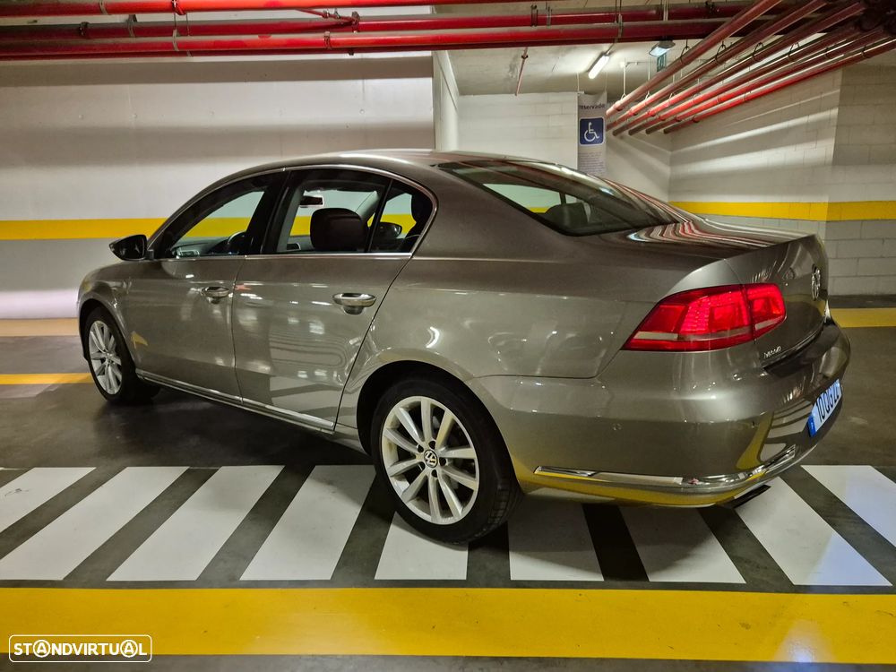 VW Passat 2.0 TDI BlueMotion Highline - 16