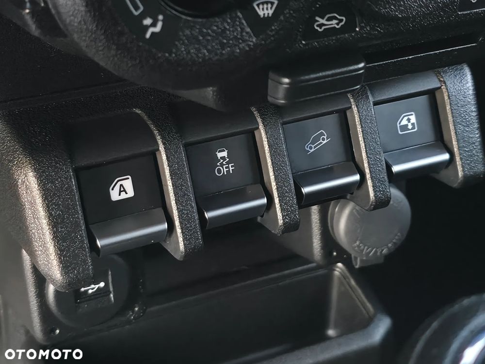 Suzuki Jimny 1.5 Premium - 34