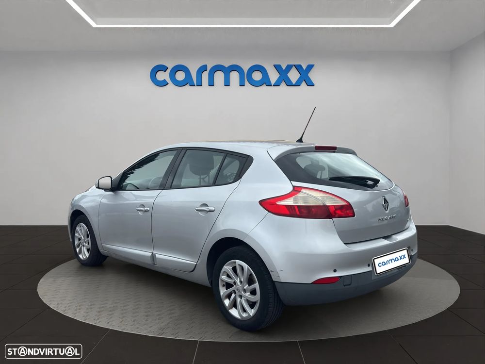 Renault Mégane 1.5 dCi Dynamique - 4