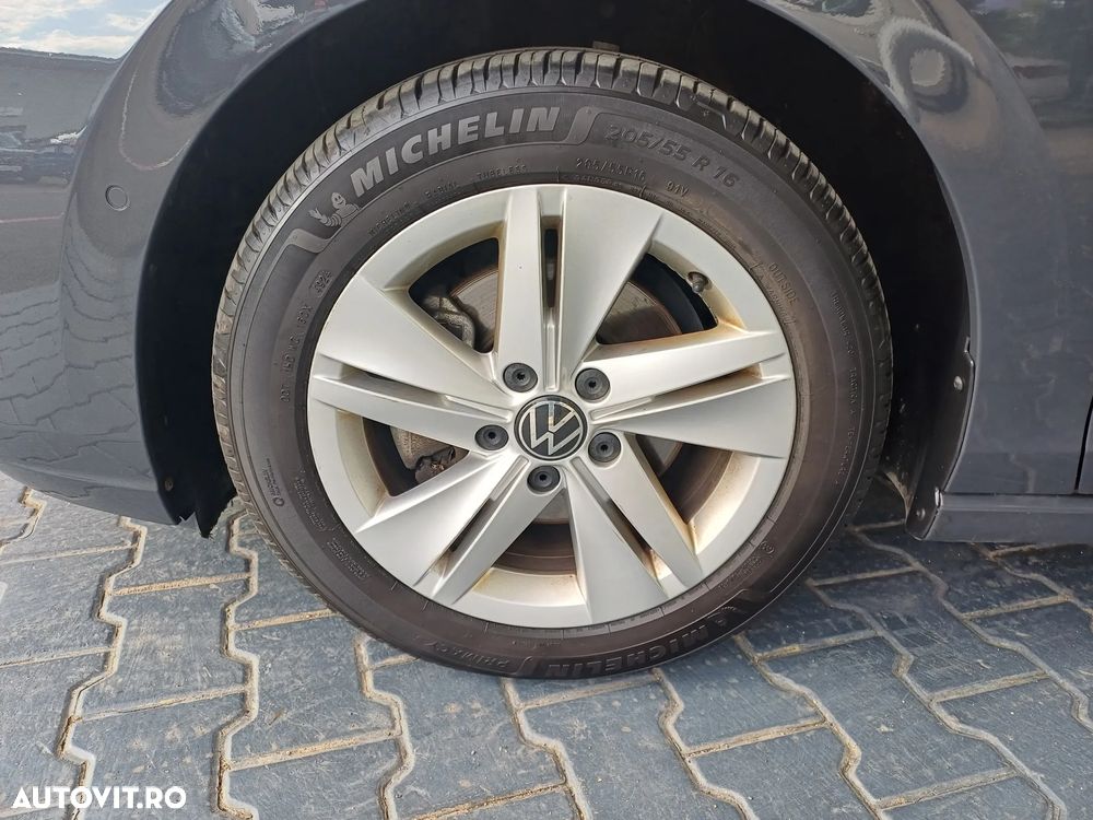 Volkswagen Golf 1.5 eTSI ACT DSG MHEV Life - 4
